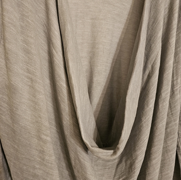 NWT Old Dominion Monarchs Women's open-backed shirt. Size:M (8/10) - Picture 5 of 7